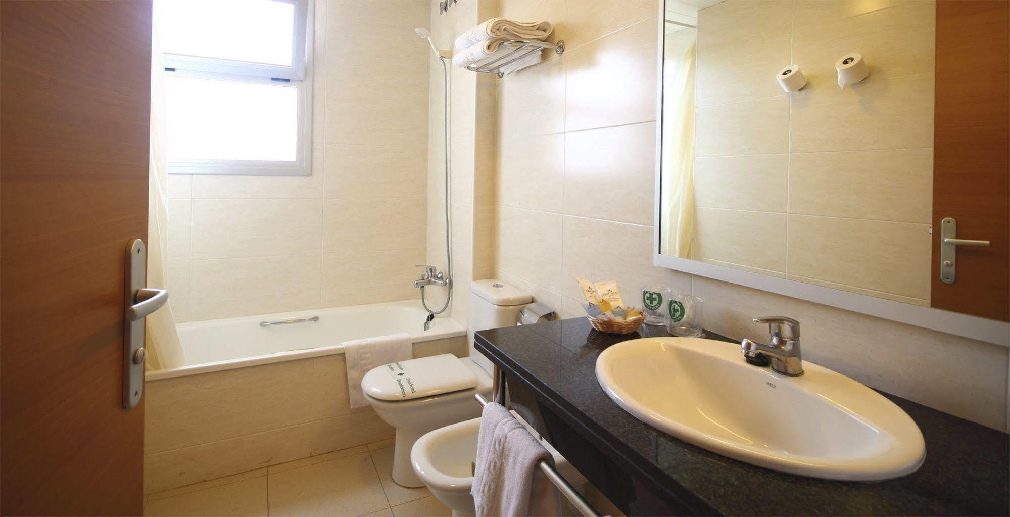 Aqua Hotel Nostre Mar Apartments 피네다데마르 외부 사진